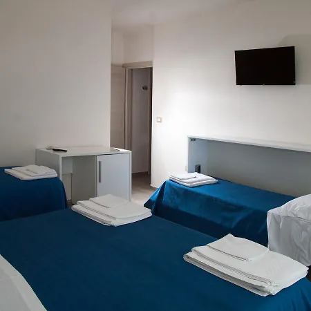 Giovanna מלון מרינה די מנקוורסה