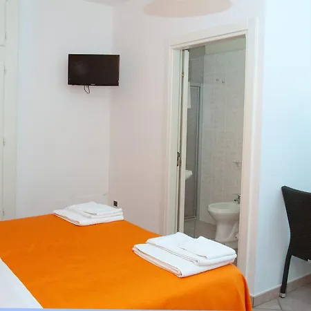 מלון Giovanna 3*