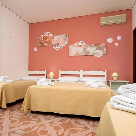 מלון Giovanna 3*