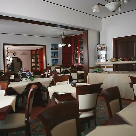 Giovanna 3* מרינה די מנקוורסה