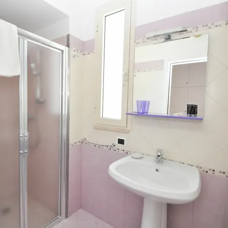 Giovanna מלון מרינה די מנקוורסה